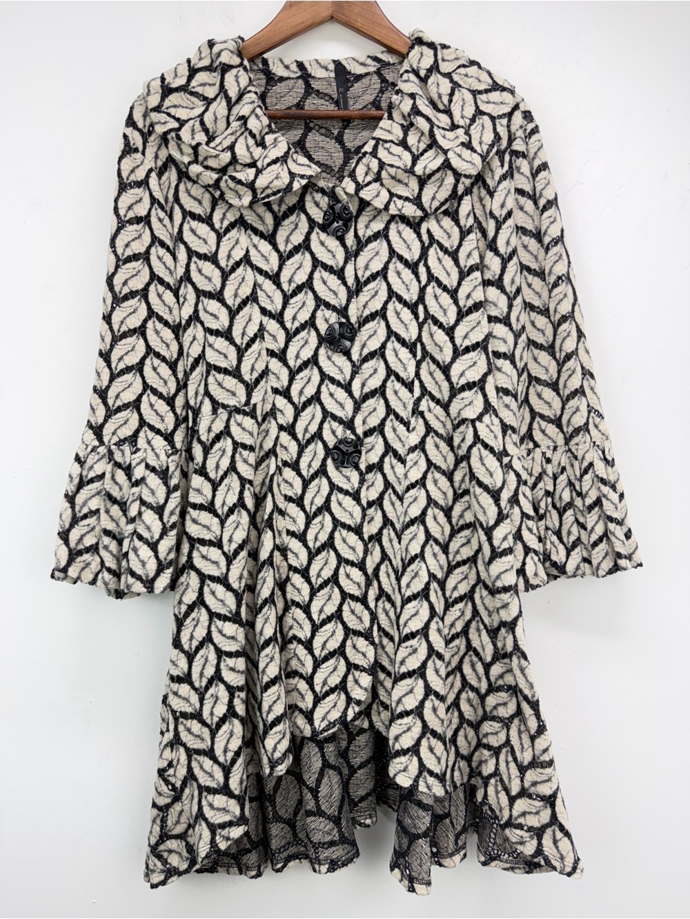 I.C. By Connie K size Large Women’s Black White Leaf Print Coatigan Cardigan